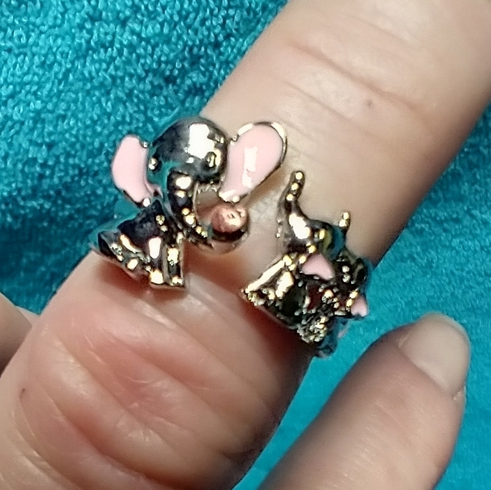Silvertone mom and baby pink earrings elephant ring